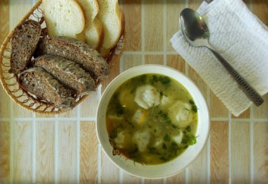 Tabakta köfteli çorba.