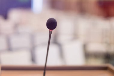 Küçük konferans h Soyut bulanık fotoğraf üzerinde Mikrofon