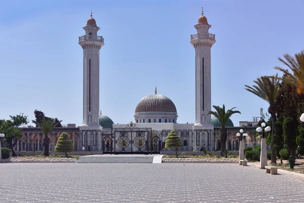 Monastir, Tunisia, July 2019. Mausoleum of Habib Bourgiba, the f — Stock Photo, Image