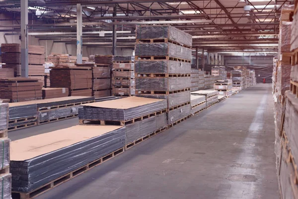 Production line of the wooden floor factory. Warehouse of boards — Stock Photo, Image