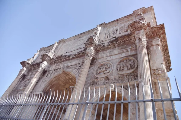 Roma, Italia - Junio 2019 - Coliseo en Roma. El coliseo es el m — Foto de Stock