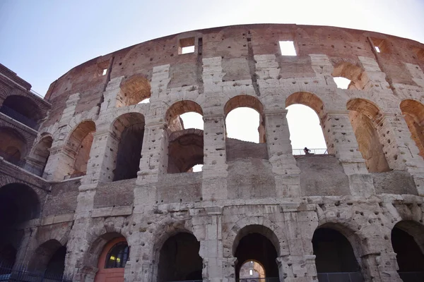 Roma, İtalya - Haziran 2019 - Roma'da Kolezyum. Kolezyum m — Stok fotoğraf