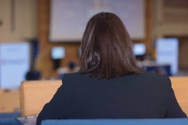 Ekonomik kalkınma modelini temsil eden iş kadını.