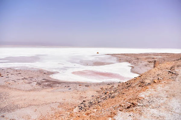 Degueche, TN-juli, 2019: Chott el Djerid, ook gespeld Sciott — Stockfoto