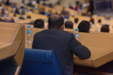 İş konferans odasında iş adamıyım.