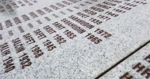 Srebrenica Bosnia Herzegovina Junio 2020 Memorial Cementerio Srebrenica Potocari Para — Vídeos de Stock