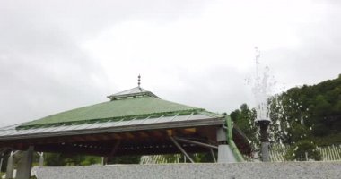 Srebrenica, Bosna-Hersek, Haziran 01, 2020: 1995 katliamının kurbanları için Srebrenica-Potocari anıtı ve mezarlığı