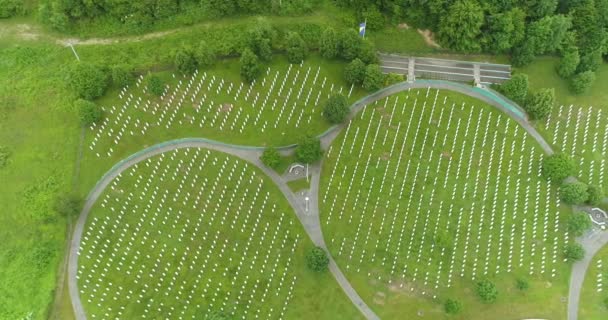 Srebrenica Bósnia Herzegovina Junho 2020 Memorial Cemitério Srebrenica Potocari Para — Vídeo de Stock