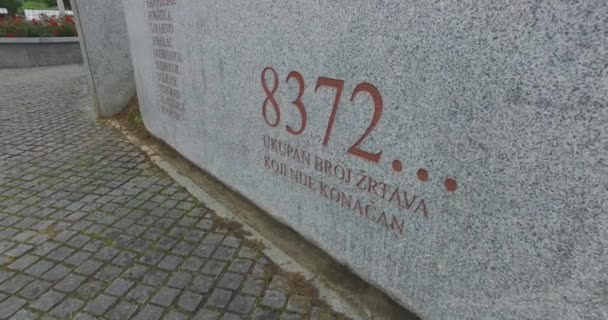 Srebrenica Bósnia Herzegovina Junho 2020 Memorial Cemitério Srebrenica Potocari Para — Vídeo de Stock