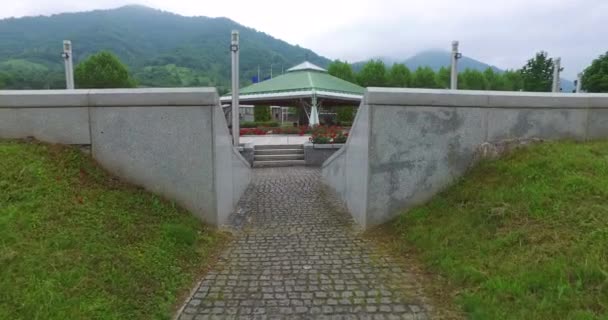 Srebrenica Bosnien Herzegowina Juni 2020 Gedenkstätte Srebrenica Potocari Und Friedhof — Stockvideo