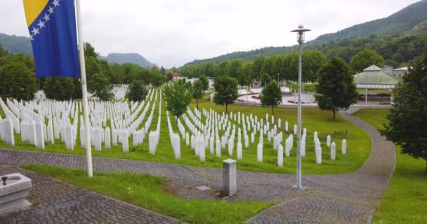 Srebrenica Bosnia Herzegovina Junio 2020 Memorial Cementerio Srebrenica Potocari Para — Vídeos de Stock