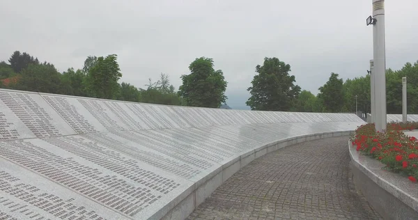 Srebrenica Bosnia Erzegovina Giugno 2020 Memoriale Cimitero Srebrenica Potocari Vittime — Foto Stock