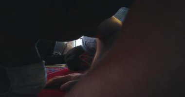 Cuma namazı / Saraybosna, Bosna-Hersek, 17 Temmuz 2020. Müslümanlar, salgın Corova virüsü sırasında Saraybosna 'nın Eski Şehir Camii' nde haftalık dua ediyorlar..