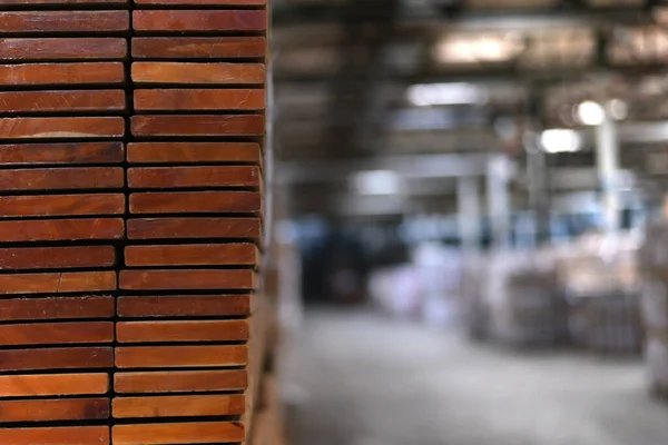 Houten Vloeren Fabriek Stapel Gesneden Hout Het Magazijn Van Fabriek — Stockfoto