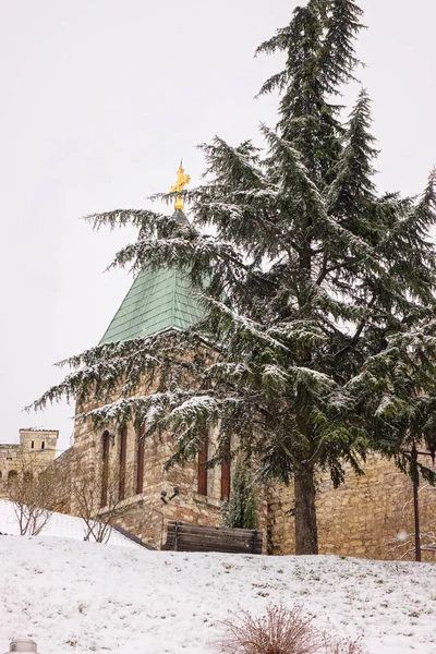 Orthodoxe Kerk Stad Geldende Sneeuw — Stockfoto