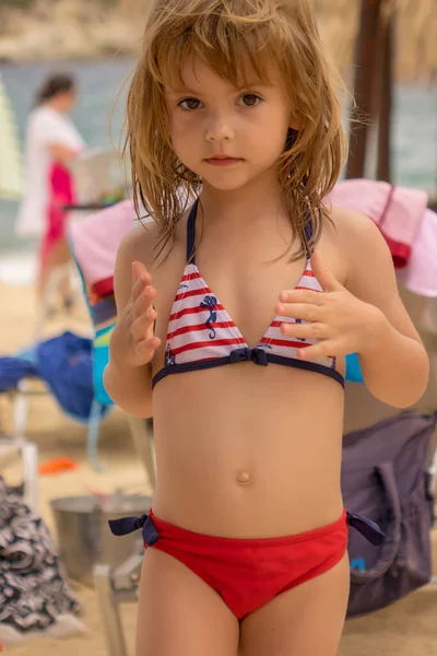 Klein Meisje Het Strand Zomer — Stockfoto
