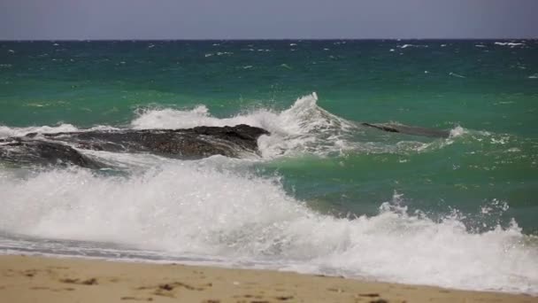 Sterke Wind Golven Blauwgroene Middellandse Zee Slow Motion — Stockvideo