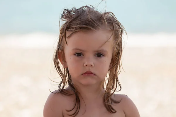 Kind Het Strand Zomer Opmerking Ondiepe Diepte Van Het Veld — Stockfoto