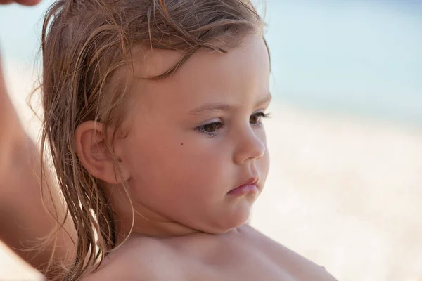 Kind Het Strand Zomer Opmerking Ondiepe Diepte Van Het Veld — Stockfoto