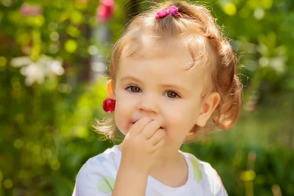 Kind Kers Als Oorbellen Natuur Nota Ondiepe Diepte Van Het — Stockfoto