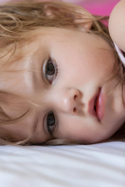 Sleepy Little Girl Her Pillow — Stock Photo, Image