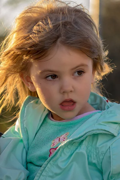 Portret Van Een Meisje Wind — Stockfoto