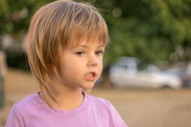 Dikkatini toplayana kadar çocukların yüz ifadesi