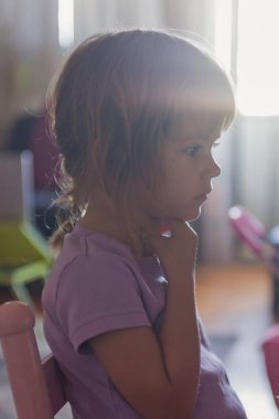 Dikkatini toplayana kadar çocukların yüz ifadesi