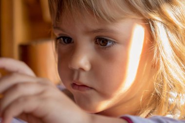 Dikkatini toplayana kadar çocukların yüz ifadesi