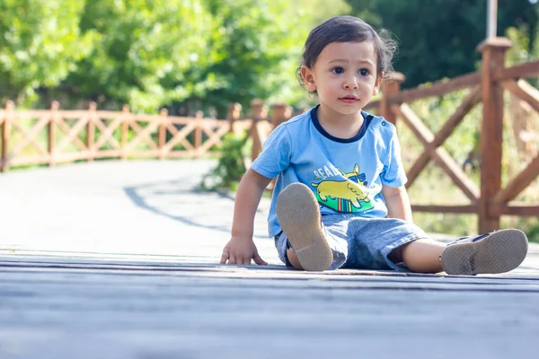 Menino Brincando Playground — Fotografia de Stock