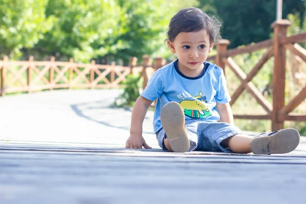Menino Brincando Playground — Fotografia de Stock