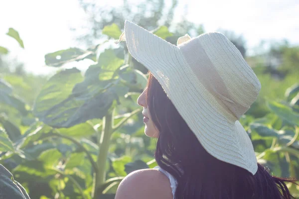 Porträt Einer Jungen Frau Park Einer Jungen Frau Park Einer — Stockfoto