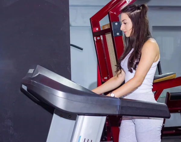 Young Woman Exercising Gym — Stock Photo, Image