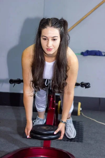 Young Woman Exercising Gym — Stock Photo, Image