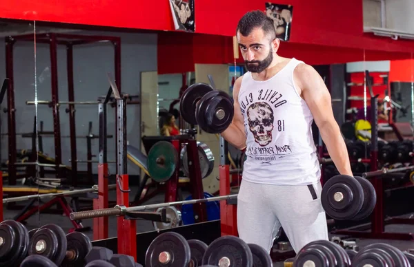 Spor Salonunda Halterli Vücut Geliştirici Eğitimi — Stok fotoğraf