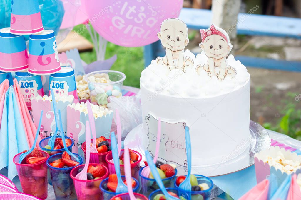 boy or girl party table, colorful party table