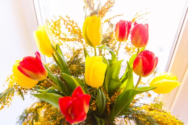 Bouquet Printemps Coloré Tulipes Mimosa Petit Focus Sélectionné — Photo