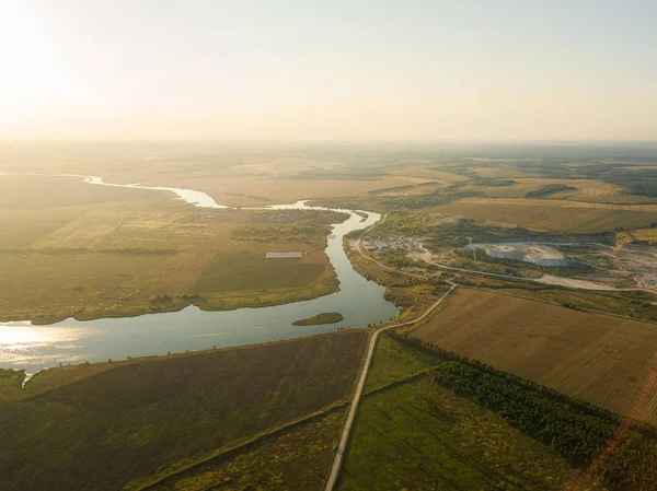 Drohnen Aus Der Luft Bei Sonnenuntergang Auf Dem Fluss Zwischen — Stockfoto