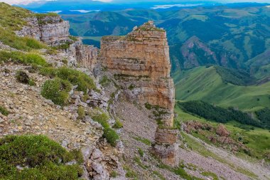 Uçağı hava manzara. Kuzey Kafkasya gündoğumu Bermamyt Plato.