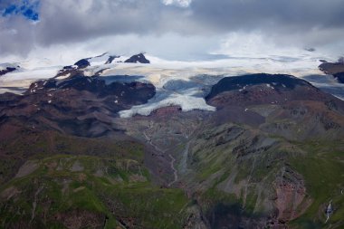 Buzul Kuzey Kafkasya dağlarında arasında.