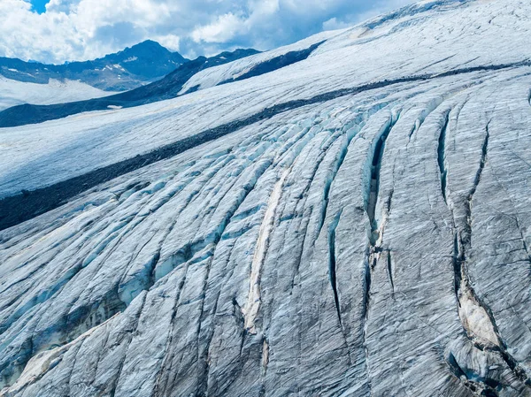 Vista Aérea Desde Dron Glaciar Entre Las Montañas Del Cáucaso —  Fotos de Stock