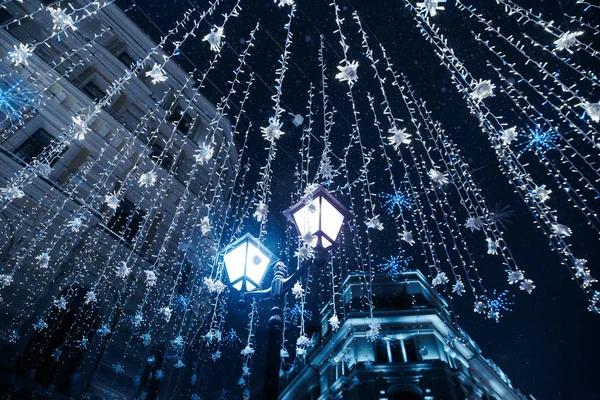 Noite Inverno Moscou Neve Rua Nikolskaya Decorada Para Ano Novo — Fotografia de Stock
