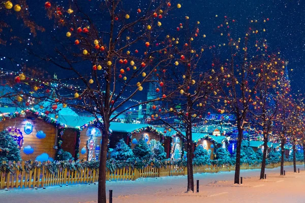 Ночь Зимой Москва Снегу Красная Площадь Украшенная Новому Году — стоковое фото