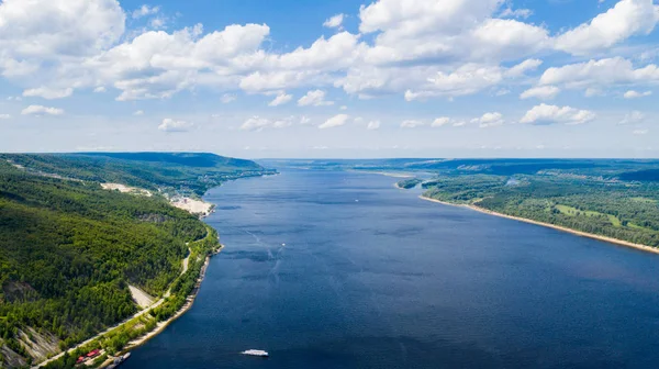 Aerial view from the drone of landscape Volga river flows among — Stock Photo, Image