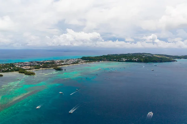 Vzdušný výhled z dronu na ostrov Boracay, Phillipiny. Součet — Stock fotografie