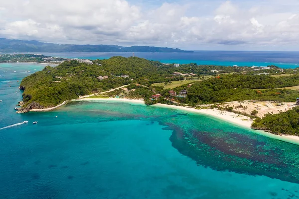 Manzara tropikal kum plajda drone havadan görünümü — Stok fotoğraf