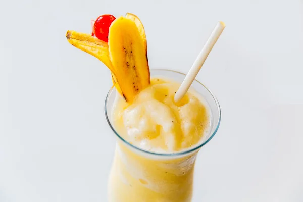Vaso Jugo Plátano Saludable Bebida Con Pulpa Decorada Con Una — Foto de Stock