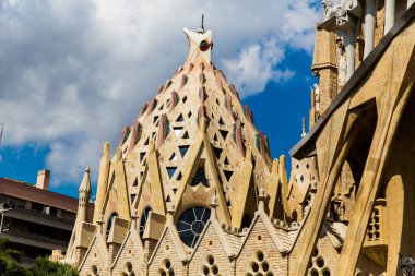 Barselona, İspanya, 20 Eylül 2019. Sagrada Familia, İspanya 'nın Barcelona kentinde Antoni Gaudi tarafından tasarlanan ve UNESCO' nun Dünya Mirası Bölgesi 'nde bulunan büyük bir Roma Katolik bazilikası..