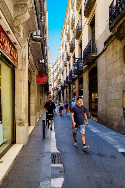 Barcelona Katalonia Hiszpania Września 2019 Nieznani Ludzie Spacerują Ulicami Barcelony — Zdjęcie stockowe