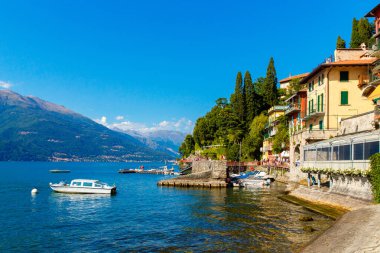 Varenna, Como Gölü, İtalya 20 Eylül 2019. Varenna, Como Gölü 'nde küçük bir kasaba. İtalya 'da Lakeside manzarası.